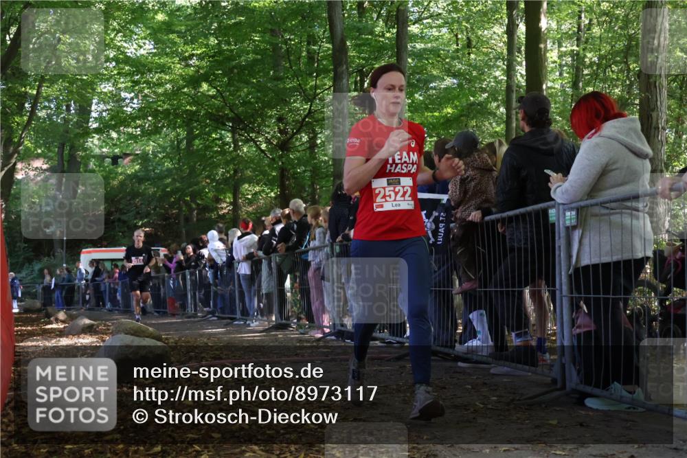 28.09.2025 - 33. Volkslauf durch das schöne Alstertal Strokosch-Dieckow http://msf.ph/oto/8973117 28.09.2025 12:11:35 Ziel 2514, 2522 meine-sportfotos.de