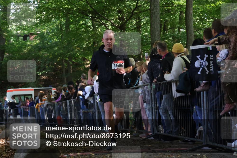28.09.2025 - 33. Volkslauf durch das schöne Alstertal Strokosch-Dieckow http://msf.ph/oto/8973125 28.09.2025 12:11:55 Ziel 1696 meine-sportfotos.de