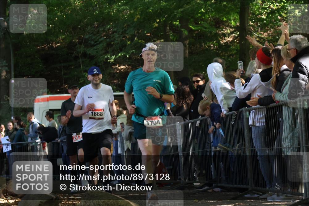 28.09.2025 - 33. Volkslauf durch das schöne Alstertal Strokosch-Dieckow http://msf.ph/oto/8973128 28.09.2025 12:12:02 Ziel 1668, 1704, 2470 meine-sportfotos.de