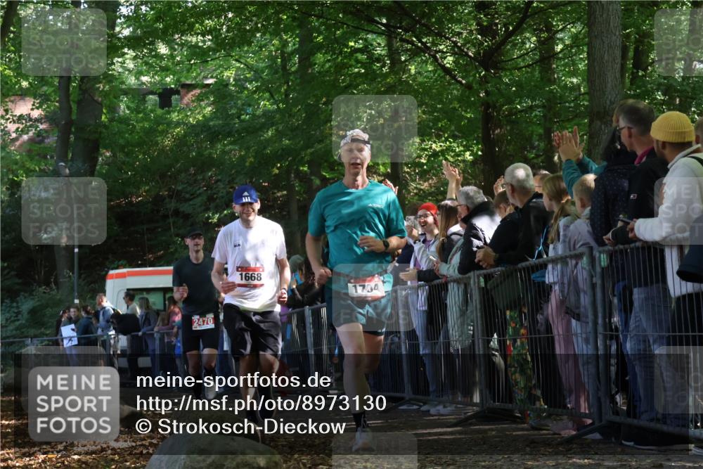 28.09.2025 - 33. Volkslauf durch das schöne Alstertal Strokosch-Dieckow http://msf.ph/oto/8973130 28.09.2025 12:12:04 Ziel 1668, 1704, 2470 meine-sportfotos.de