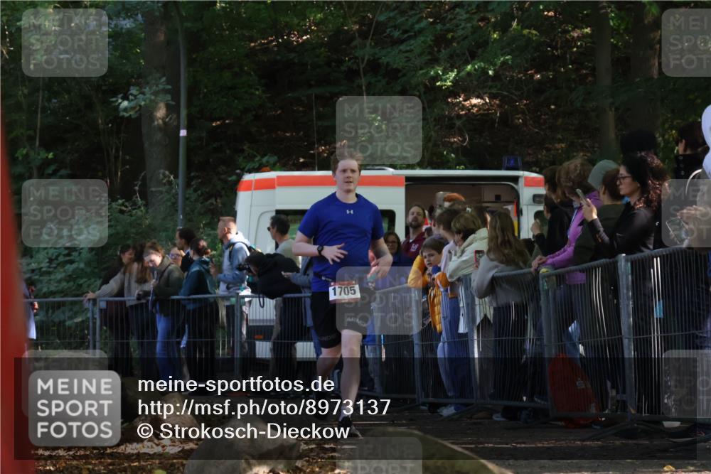 28.09.2025 - 33. Volkslauf durch das schöne Alstertal Strokosch-Dieckow http://msf.ph/oto/8973137 28.09.2025 12:12:11 Ziel 1705 meine-sportfotos.de