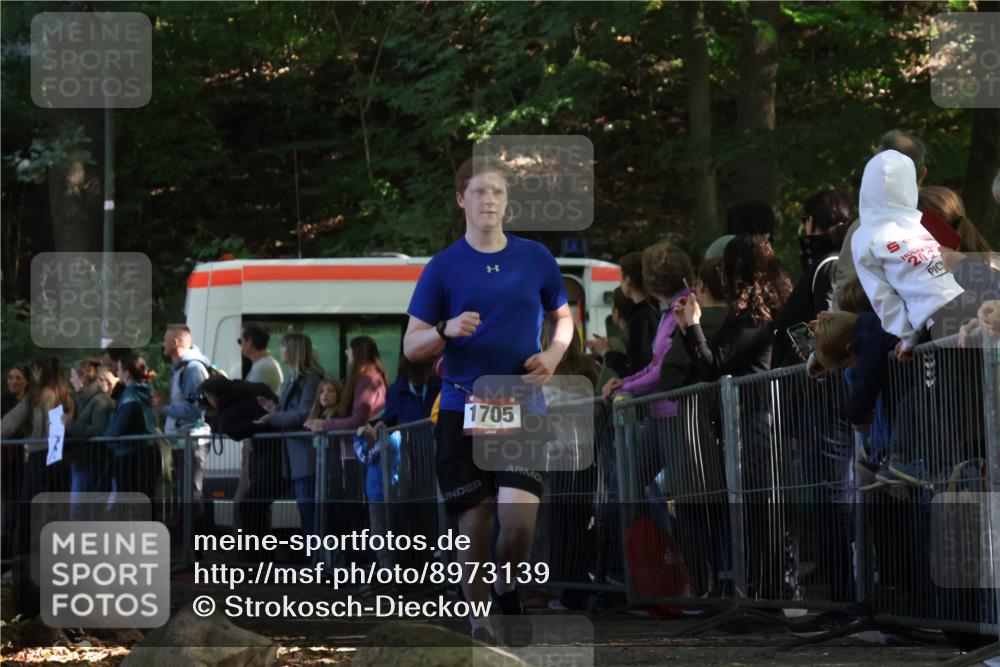 28.09.2025 - 33. Volkslauf durch das schöne Alstertal Strokosch-Dieckow http://msf.ph/oto/8973139 28.09.2025 12:12:13 Ziel 1705 meine-sportfotos.de