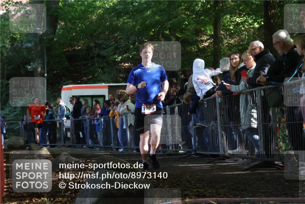 28.09.2025 - 33. Volkslauf durch das schöne Alstertal Strokosch-Dieckow http://msf.ph/oto/8973140 28.09.2025 12:12:15 Ziel 1705, 2592 meine-sportfotos.de