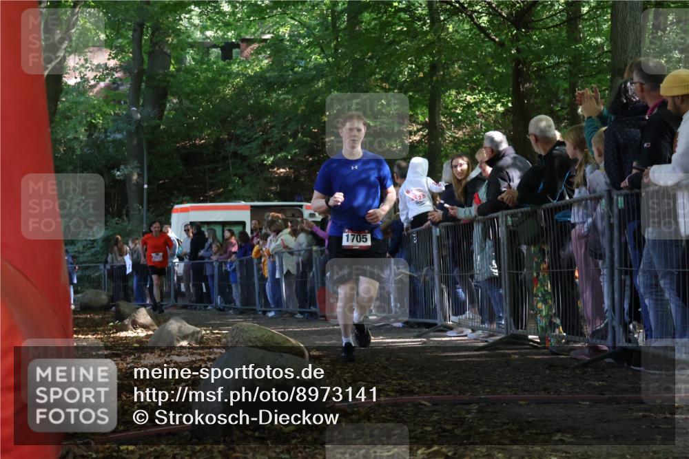 28.09.2025 - 33. Volkslauf durch das schöne Alstertal Strokosch-Dieckow http://msf.ph/oto/8973141 28.09.2025 12:12:15 Ziel 1705, 2592 meine-sportfotos.de