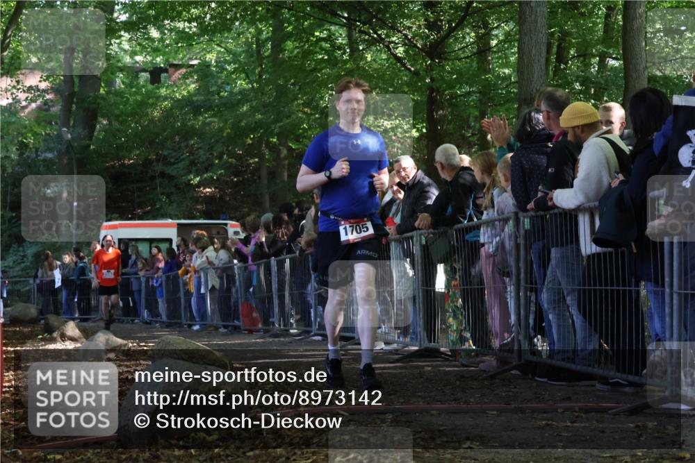 28.09.2025 - 33. Volkslauf durch das schöne Alstertal Strokosch-Dieckow http://msf.ph/oto/8973142 28.09.2025 12:12:16 Ziel 1705, 2592 meine-sportfotos.de