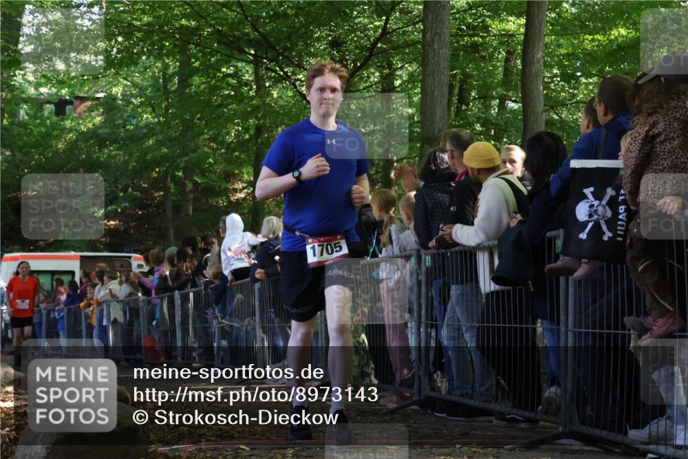 28.09.2025 - 33. Volkslauf durch das schöne Alstertal Strokosch-Dieckow http://msf.ph/oto/8973143 28.09.2025 12:12:17 Ziel 1705, 2592 meine-sportfotos.de