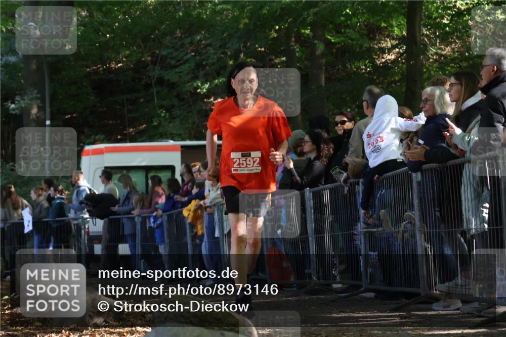 28.09.2025 - 33. Volkslauf durch das schöne Alstertal Strokosch-Dieckow http://msf.ph/oto/8973146 28.09.2025 12:12:21 Ziel 2592 meine-sportfotos.de