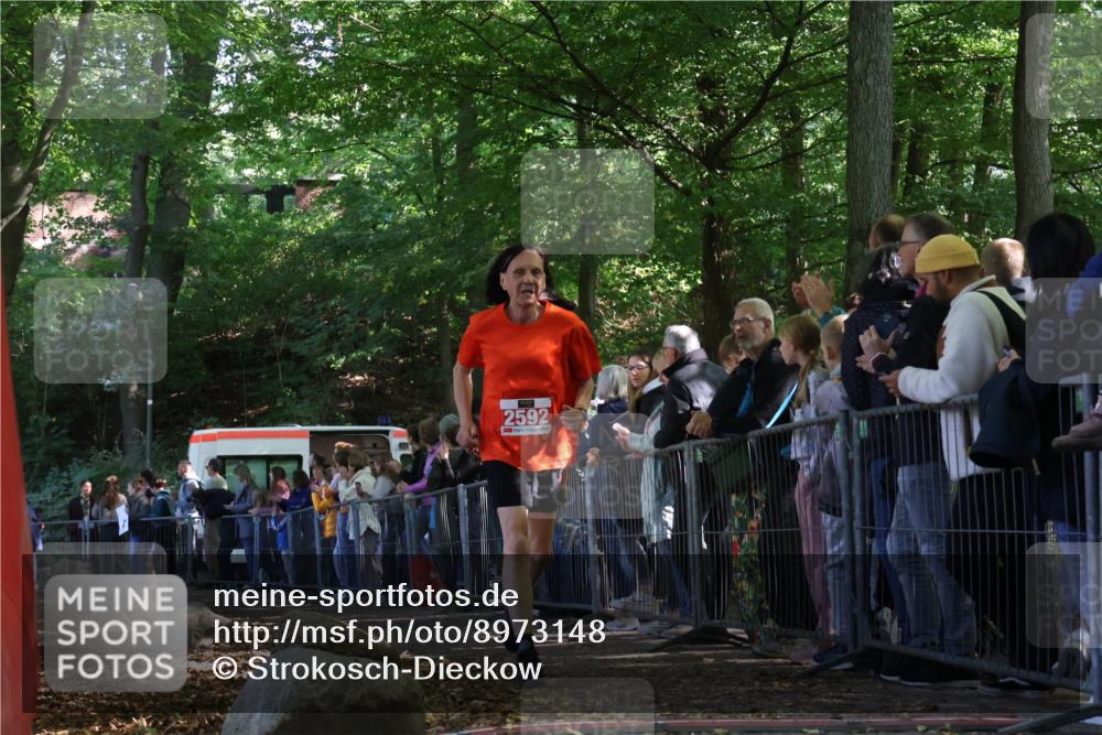28.09.2025 - 33. Volkslauf durch das schöne Alstertal Strokosch-Dieckow http://msf.ph/oto/8973148 28.09.2025 12:12:22 Ziel 2592 meine-sportfotos.de