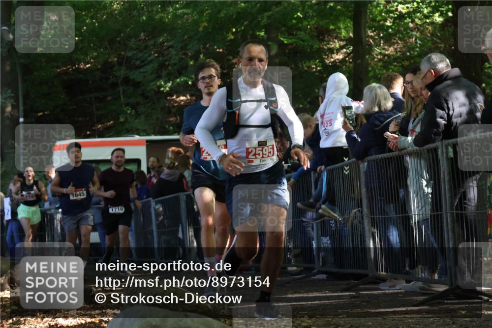 28.09.2025 - 33. Volkslauf durch das schöne Alstertal Strokosch-Dieckow http://msf.ph/oto/8973154 28.09.2025 12:12:30 Ziel 1645, 1710, 2373, 2458, 2595 meine-sportfotos.de