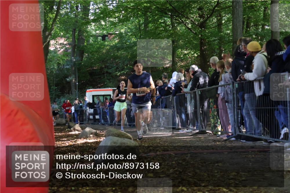 28.09.2025 - 33. Volkslauf durch das schöne Alstertal Strokosch-Dieckow http://msf.ph/oto/8973158 28.09.2025 12:12:34 Ziel 1645, 1710, 2373, 2458 meine-sportfotos.de