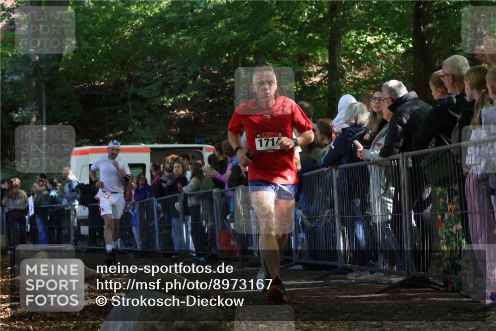 28.09.2025 - 33. Volkslauf durch das schöne Alstertal Strokosch-Dieckow http://msf.ph/oto/8973167 28.09.2025 12:12:42 Ziel 1041, 1714, 2094 meine-sportfotos.de