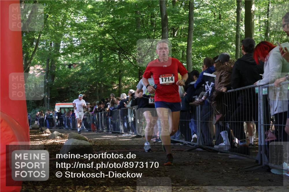 28.09.2025 - 33. Volkslauf durch das schöne Alstertal Strokosch-Dieckow http://msf.ph/oto/8973170 28.09.2025 12:12:44 Ziel 1041, 1714, 2094 meine-sportfotos.de