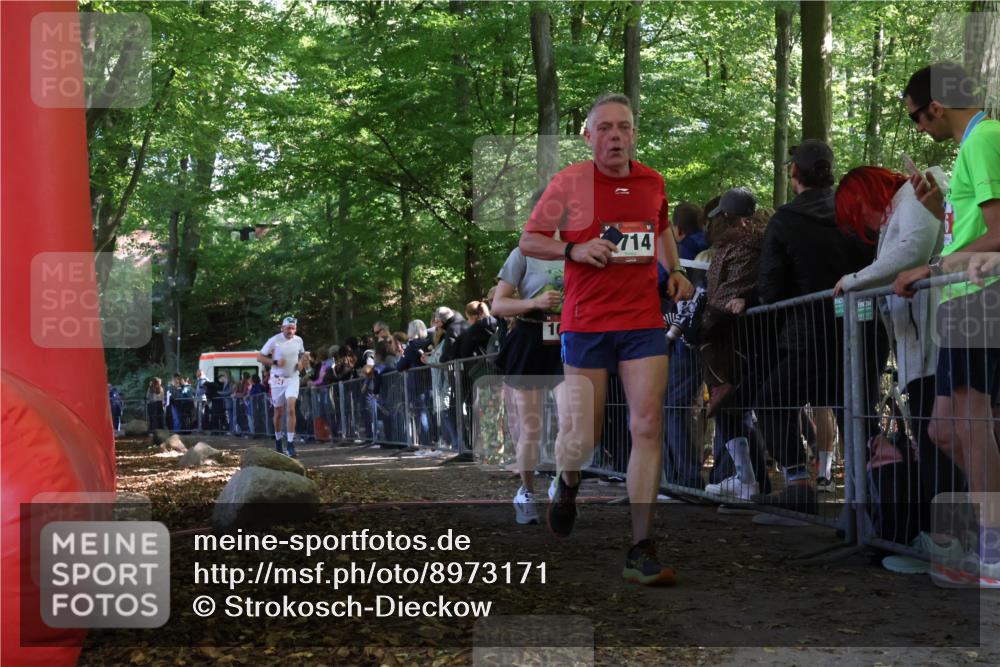 28.09.2025 - 33. Volkslauf durch das schöne Alstertal Strokosch-Dieckow http://msf.ph/oto/8973171 28.09.2025 12:12:45 Ziel 1041, 1714, 2094 meine-sportfotos.de