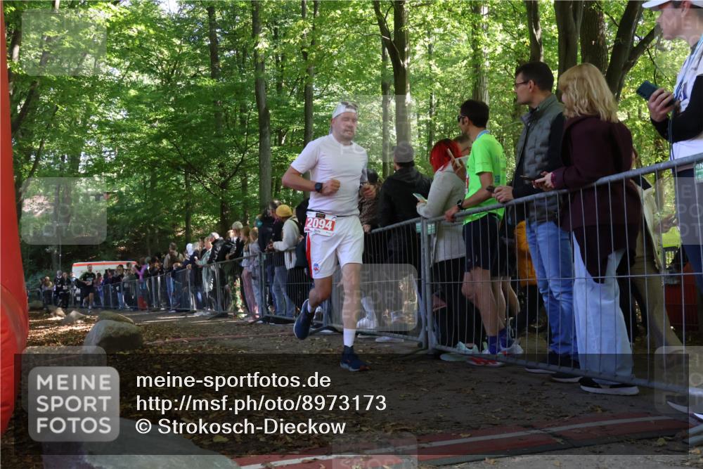 28.09.2025 - 33. Volkslauf durch das schöne Alstertal Strokosch-Dieckow http://msf.ph/oto/8973173 28.09.2025 12:12:48 Ziel 2094, 2231, 2308, 2323 meine-sportfotos.de