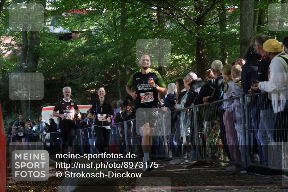 28.09.2025 - 33. Volkslauf durch das schöne Alstertal Strokosch-Dieckow http://msf.ph/oto/8973175 28.09.2025 12:12:53 Ziel 2231, 2308, 2323 meine-sportfotos.de