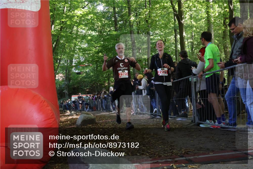 28.09.2025 - 33. Volkslauf durch das schöne Alstertal Strokosch-Dieckow http://msf.ph/oto/8973182 28.09.2025 12:12:58 Ziel 2103, 2231, 2323 meine-sportfotos.de