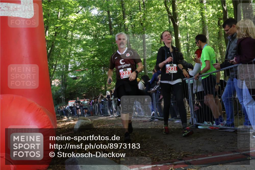 28.09.2025 - 33. Volkslauf durch das schöne Alstertal Strokosch-Dieckow http://msf.ph/oto/8973183 28.09.2025 12:12:58 Ziel 2103, 2231, 2323 meine-sportfotos.de
