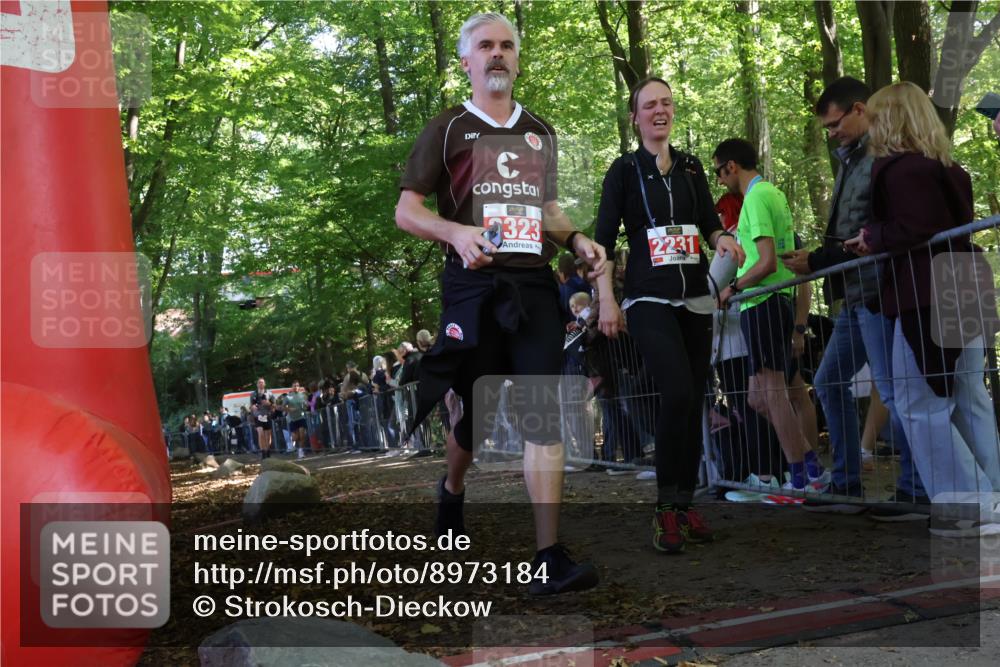 28.09.2025 - 33. Volkslauf durch das schöne Alstertal Strokosch-Dieckow http://msf.ph/oto/8973184 28.09.2025 12:12:58 Ziel 2103, 2231, 2323 meine-sportfotos.de