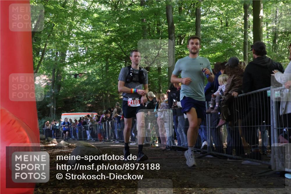 28.09.2025 - 33. Volkslauf durch das schöne Alstertal Strokosch-Dieckow http://msf.ph/oto/8973188 28.09.2025 12:13:03 Ziel 1062, 2103, 2621 meine-sportfotos.de