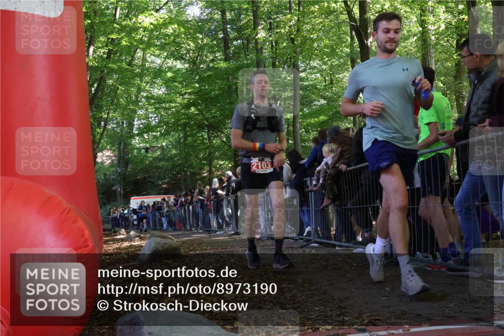 28.09.2025 - 33. Volkslauf durch das schöne Alstertal Strokosch-Dieckow http://msf.ph/oto/8973190 28.09.2025 12:13:04 Ziel 1062, 2103, 2621 meine-sportfotos.de
