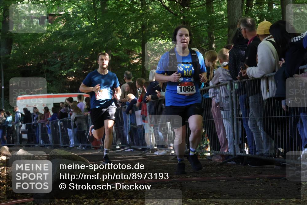 28.09.2025 - 33. Volkslauf durch das schöne Alstertal Strokosch-Dieckow http://msf.ph/oto/8973193 28.09.2025 12:13:10 Ziel 1062, 2621 meine-sportfotos.de