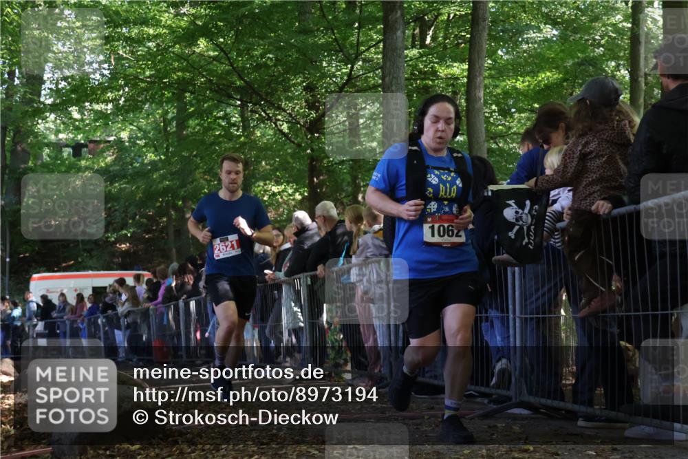28.09.2025 - 33. Volkslauf durch das schöne Alstertal Strokosch-Dieckow http://msf.ph/oto/8973194 28.09.2025 12:13:11 Ziel 1062, 2621 meine-sportfotos.de