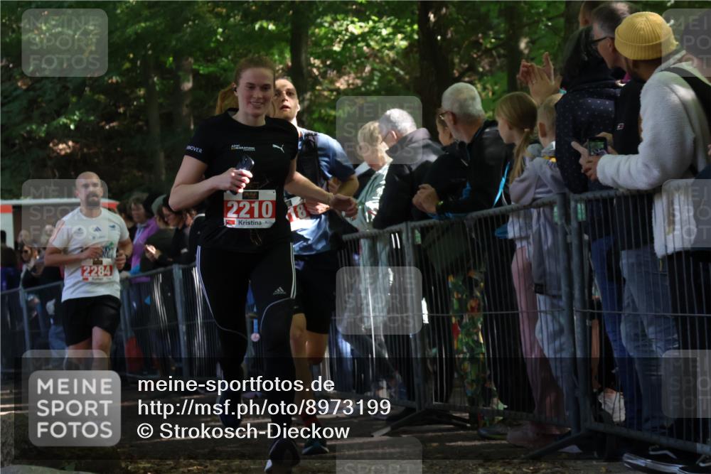 28.09.2025 - 33. Volkslauf durch das schöne Alstertal Strokosch-Dieckow http://msf.ph/oto/8973199 28.09.2025 12:13:44 Ziel 1134, 2210, 2284, 2518 meine-sportfotos.de