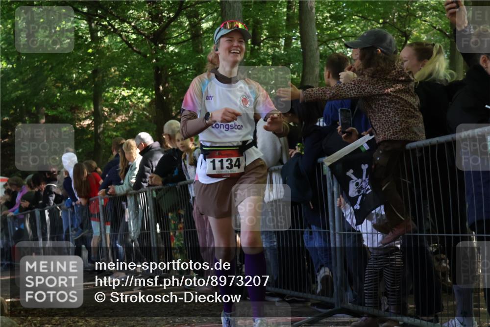 28.09.2025 - 33. Volkslauf durch das schöne Alstertal Strokosch-Dieckow http://msf.ph/oto/8973207 28.09.2025 12:13:53 Ziel 1033, 1134 meine-sportfotos.de