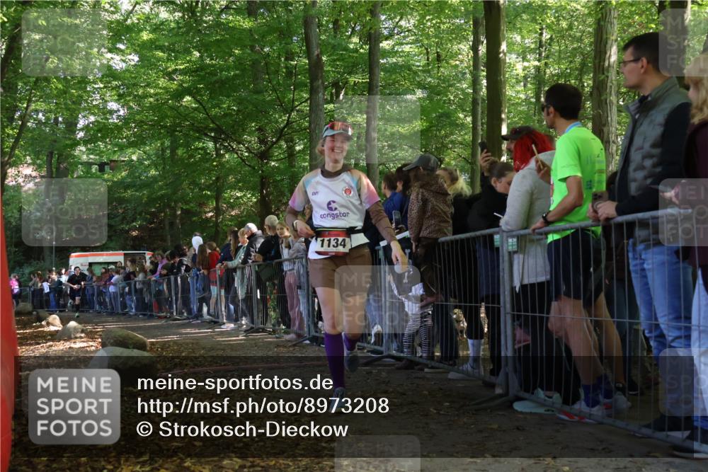 28.09.2025 - 33. Volkslauf durch das schöne Alstertal Strokosch-Dieckow http://msf.ph/oto/8973208 28.09.2025 12:13:53 Ziel 1033, 1134 meine-sportfotos.de
