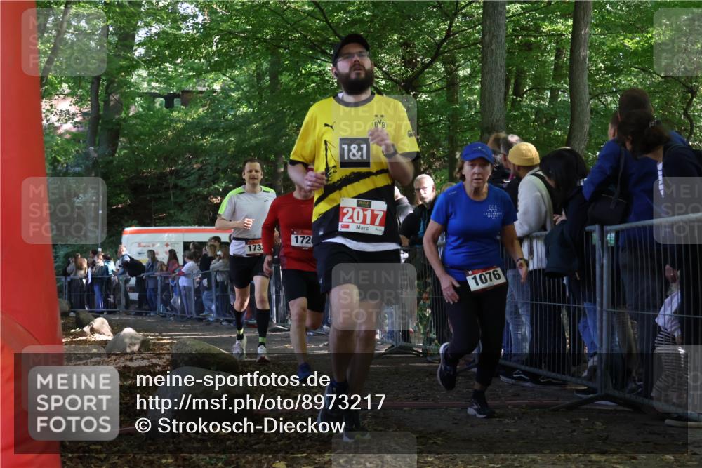 28.09.2025 - 33. Volkslauf durch das schöne Alstertal Strokosch-Dieckow http://msf.ph/oto/8973217 28.09.2025 12:14:11 Ziel 1076, 1720, 1733, 2017 meine-sportfotos.de