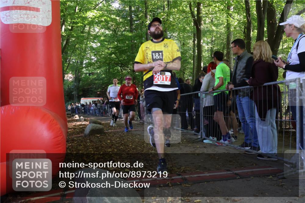 28.09.2025 - 33. Volkslauf durch das schöne Alstertal Strokosch-Dieckow http://msf.ph/oto/8973219 28.09.2025 12:14:12 Ziel 1076, 1720, 1733 meine-sportfotos.de