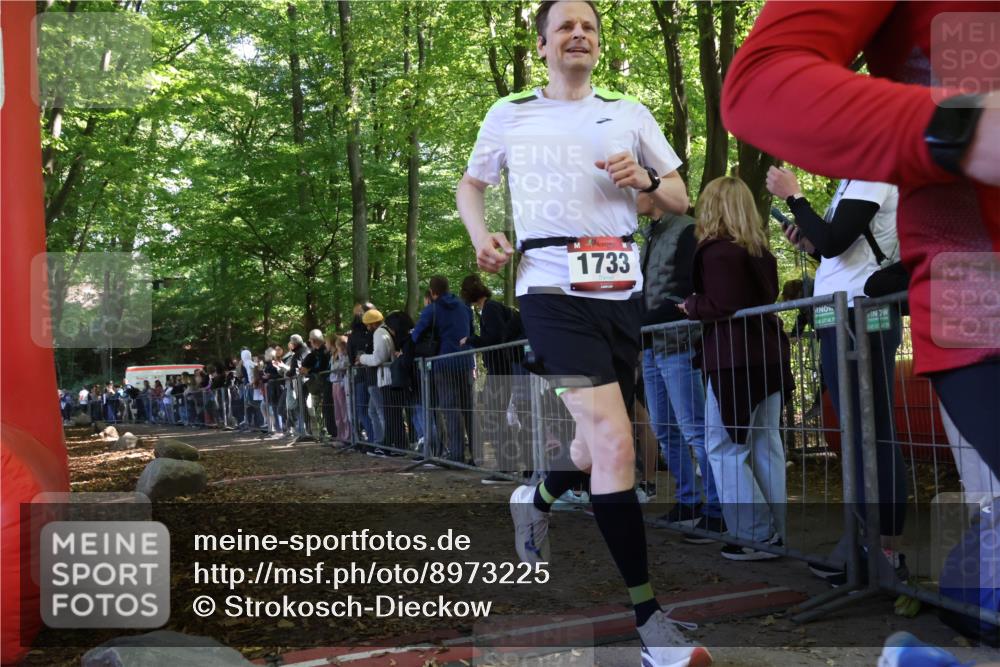 28.09.2025 - 33. Volkslauf durch das schöne Alstertal Strokosch-Dieckow http://msf.ph/oto/8973225 28.09.2025 12:14:14 Ziel  meine-sportfotos.de