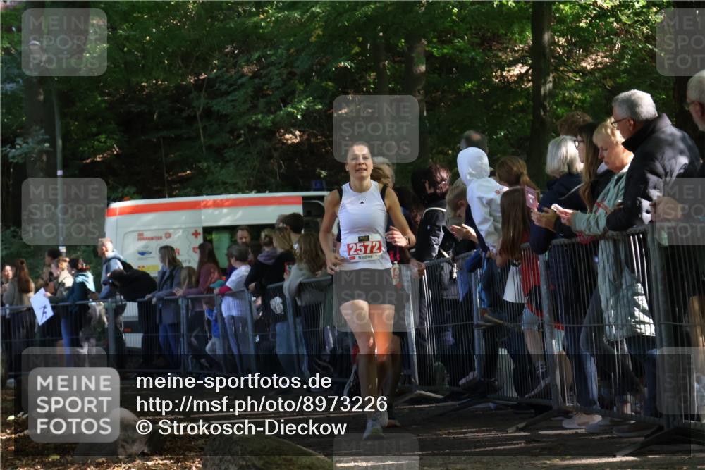28.09.2025 - 33. Volkslauf durch das schöne Alstertal Strokosch-Dieckow http://msf.ph/oto/8973226 28.09.2025 12:14:24 Ziel 2019, 2340, 2572 meine-sportfotos.de