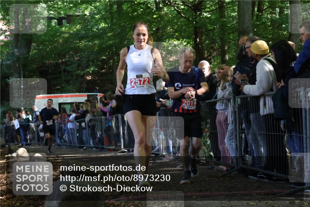 28.09.2025 - 33. Volkslauf durch das schöne Alstertal Strokosch-Dieckow http://msf.ph/oto/8973230 28.09.2025 12:14:28 Ziel 2019, 2340, 2572 meine-sportfotos.de
