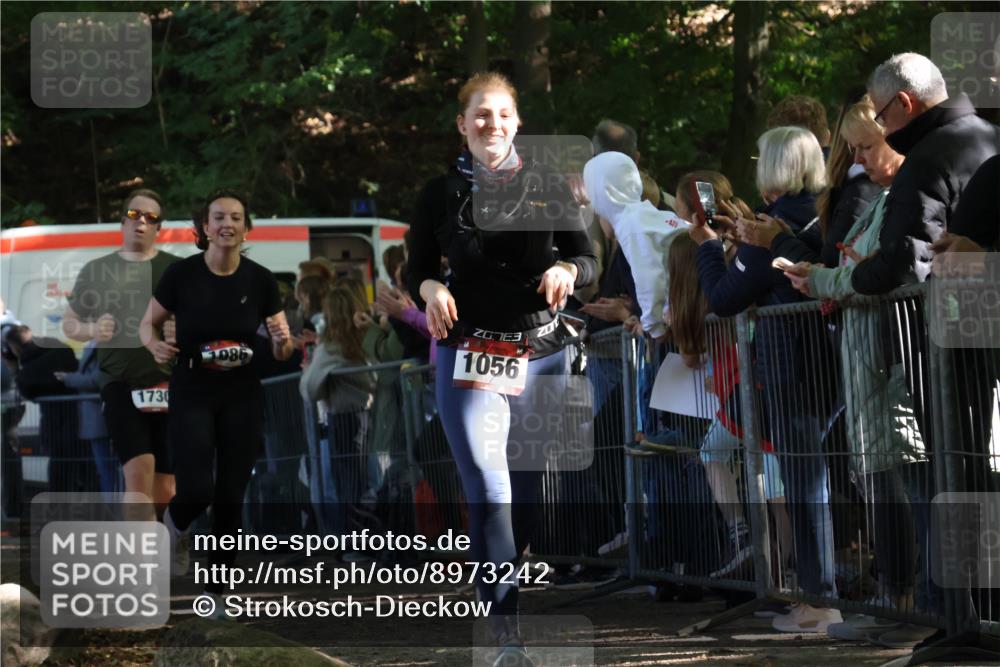 28.09.2025 - 33. Volkslauf durch das schöne Alstertal Strokosch-Dieckow http://msf.ph/oto/8973242 28.09.2025 12:14:36 Ziel 1056, 1086, 1730, 2999 meine-sportfotos.de