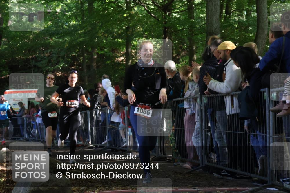 28.09.2025 - 33. Volkslauf durch das schöne Alstertal Strokosch-Dieckow http://msf.ph/oto/8973244 28.09.2025 12:14:38 Ziel 1056, 1086, 1730, 2999 meine-sportfotos.de