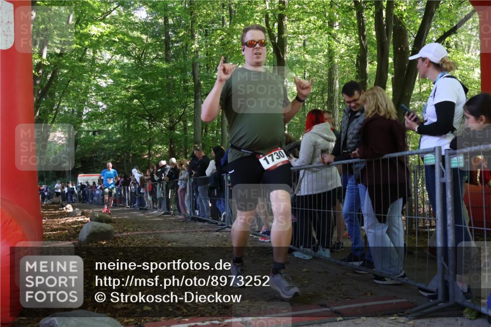 28.09.2025 - 33. Volkslauf durch das schöne Alstertal Strokosch-Dieckow http://msf.ph/oto/8973252 28.09.2025 12:14:42 Ziel 1730, 2324, 2999 meine-sportfotos.de