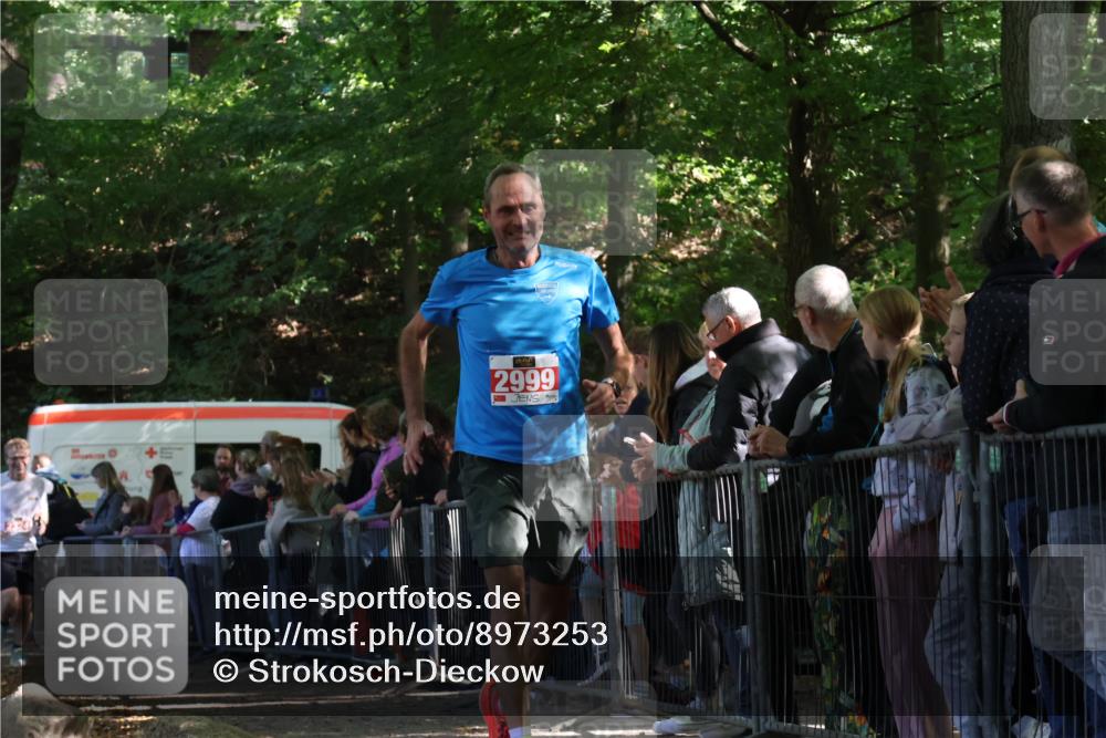 28.09.2025 - 33. Volkslauf durch das schöne Alstertal Strokosch-Dieckow http://msf.ph/oto/8973253 28.09.2025 12:14:44 Ziel 2324, 2999 meine-sportfotos.de