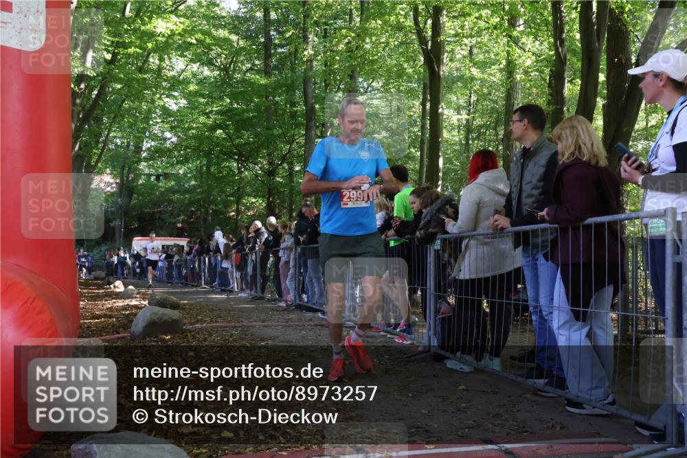 28.09.2025 - 33. Volkslauf durch das schöne Alstertal Strokosch-Dieckow http://msf.ph/oto/8973257 28.09.2025 12:14:46 Ziel 2235, 2324, 2999 meine-sportfotos.de