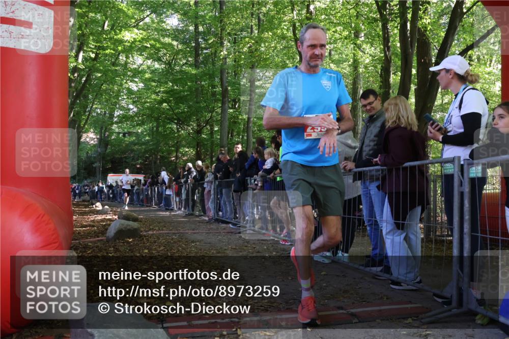 28.09.2025 - 33. Volkslauf durch das schöne Alstertal Strokosch-Dieckow http://msf.ph/oto/8973259 28.09.2025 12:14:47 Ziel 2235, 2324 meine-sportfotos.de