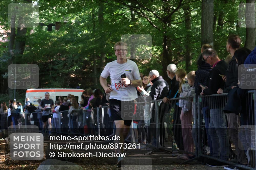 28.09.2025 - 33. Volkslauf durch das schöne Alstertal Strokosch-Dieckow http://msf.ph/oto/8973261 28.09.2025 12:14:50 Ziel 2235, 2324, 2529 meine-sportfotos.de