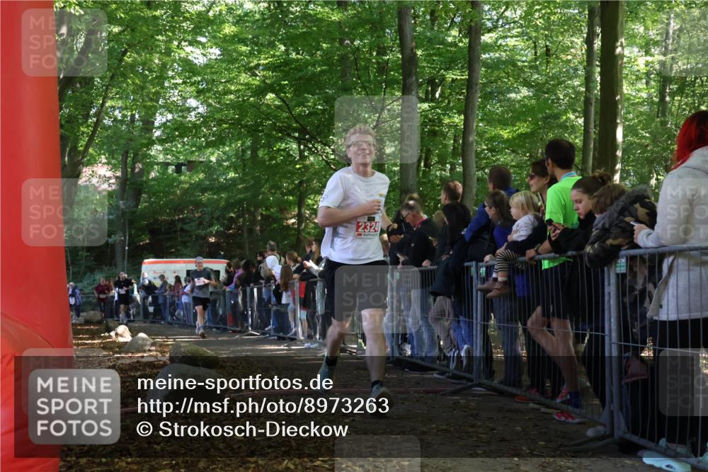 28.09.2025 - 33. Volkslauf durch das schöne Alstertal Strokosch-Dieckow http://msf.ph/oto/8973263 28.09.2025 12:14:51 Ziel 1077, 2235, 2324, 2529 meine-sportfotos.de