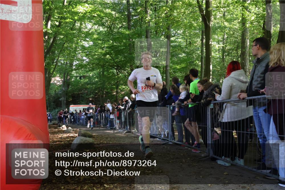28.09.2025 - 33. Volkslauf durch das schöne Alstertal Strokosch-Dieckow http://msf.ph/oto/8973264 28.09.2025 12:14:51 Ziel 1077, 2235, 2324, 2529 meine-sportfotos.de