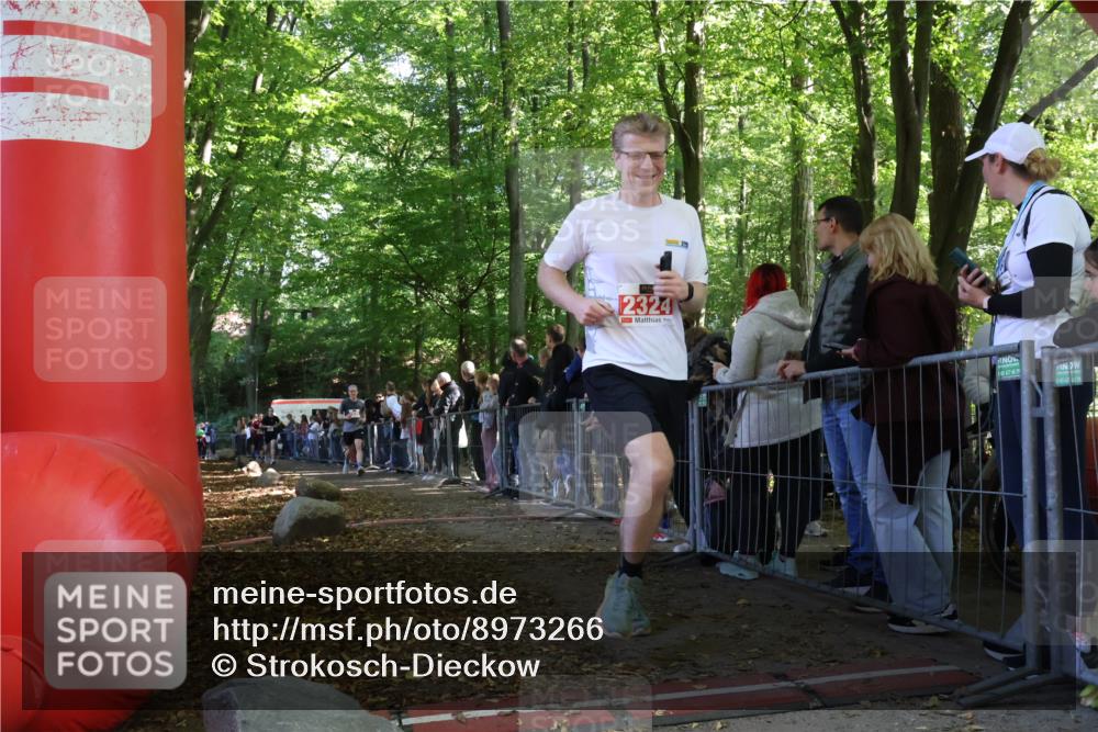 28.09.2025 - 33. Volkslauf durch das schöne Alstertal Strokosch-Dieckow http://msf.ph/oto/8973266 28.09.2025 12:14:52 Ziel 1077, 2235, 2529 meine-sportfotos.de