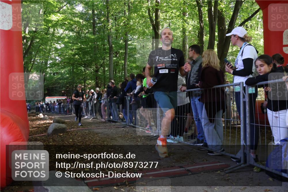 28.09.2025 - 33. Volkslauf durch das schöne Alstertal Strokosch-Dieckow http://msf.ph/oto/8973277 28.09.2025 12:15:07 Ziel 1059, 2451 meine-sportfotos.de