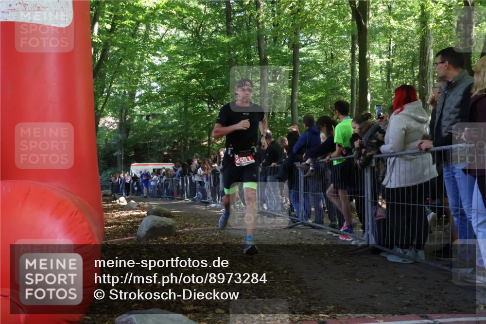 28.09.2025 - 33. Volkslauf durch das schöne Alstertal Strokosch-Dieckow http://msf.ph/oto/8973284 28.09.2025 12:15:16 Ziel 1728, 2451 meine-sportfotos.de