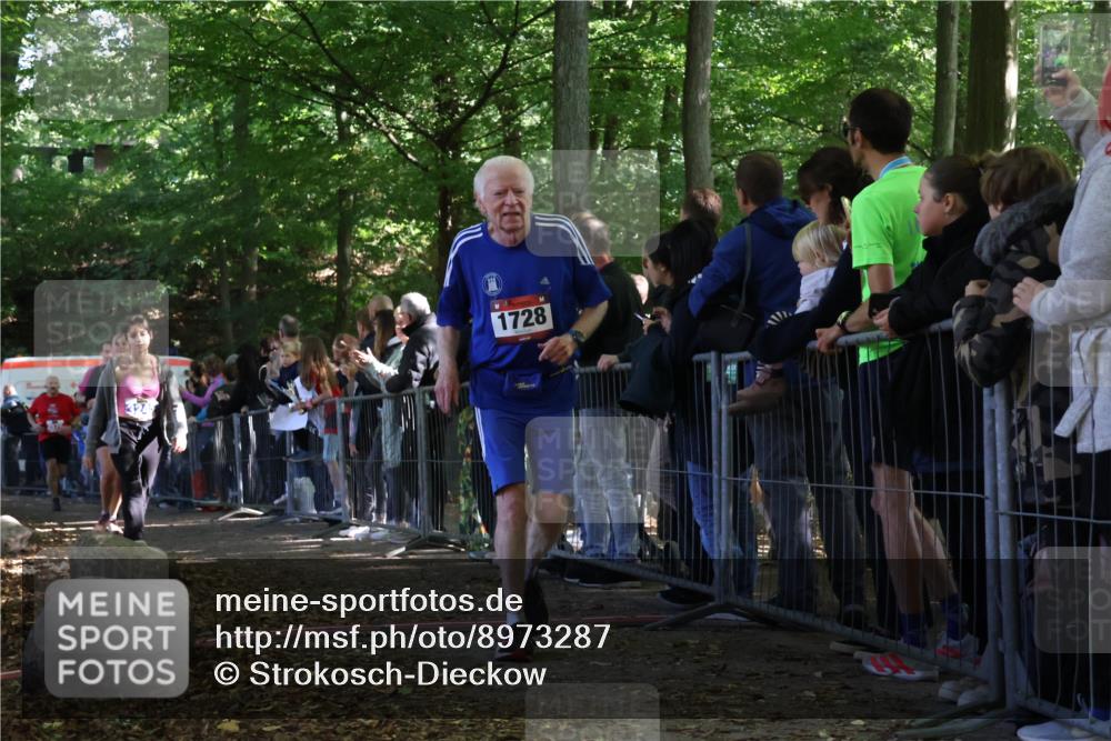 28.09.2025 - 33. Volkslauf durch das schöne Alstertal Strokosch-Dieckow http://msf.ph/oto/8973287 28.09.2025 12:15:24 Ziel 1102, 1687, 1728, 2570, 3245 meine-sportfotos.de