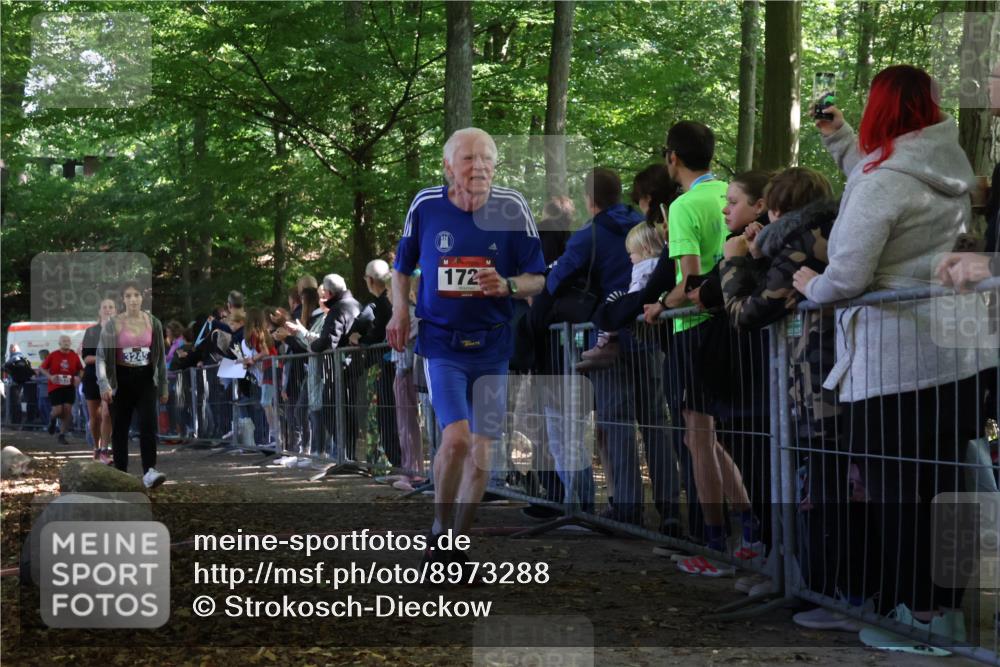 28.09.2025 - 33. Volkslauf durch das schöne Alstertal Strokosch-Dieckow http://msf.ph/oto/8973288 28.09.2025 12:15:25 Ziel 1102, 1687, 2570, 3245 meine-sportfotos.de