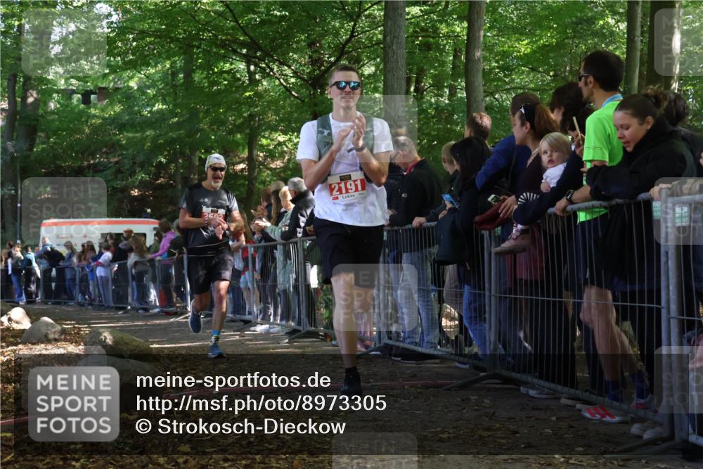 28.09.2025 - 33. Volkslauf durch das schöne Alstertal Strokosch-Dieckow http://msf.ph/oto/8973305 28.09.2025 12:15:35 Ziel 1666, 2191, 2593 meine-sportfotos.de