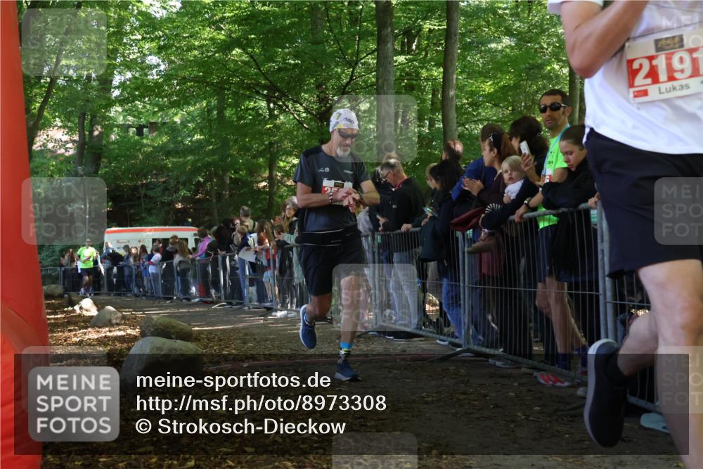 28.09.2025 - 33. Volkslauf durch das schöne Alstertal Strokosch-Dieckow http://msf.ph/oto/8973308 28.09.2025 12:15:37 Ziel 1666, 2166, 2593 meine-sportfotos.de